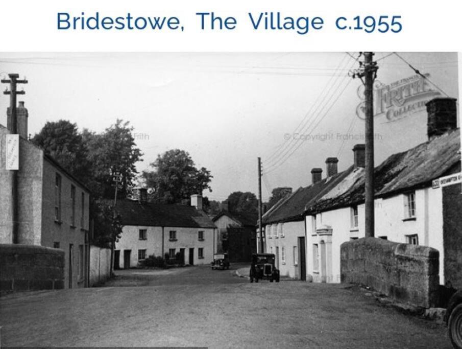 Church Gate Cottage - Bridestowe Eksteriør billede